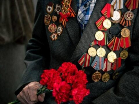 Ветераны из Лобни получили выплаты ко Дню Победы новости Лобни 